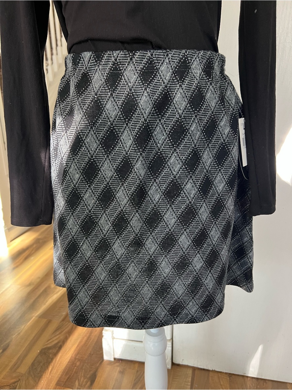 Black, Gray & Silver Argyle Plaid Pattern A-Line Skirt, Large, NWT